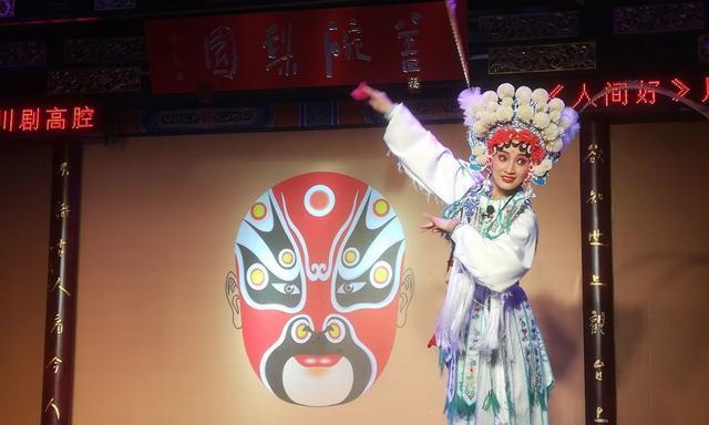 京剧是如何形成的？京剧形成过程中的关键历史时刻有哪些？