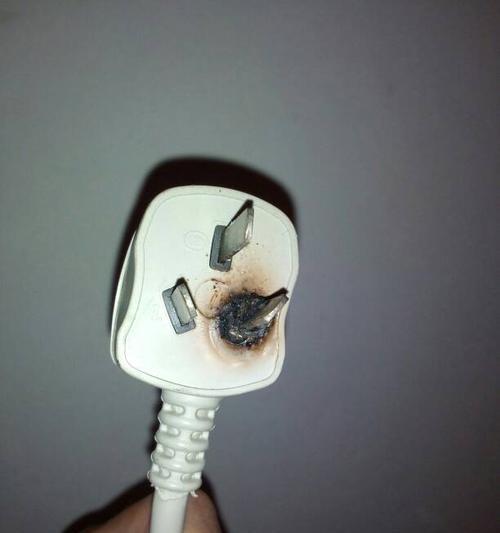 立讯充电器插头的正确拔法是什么?拔插头时需要注意什么?