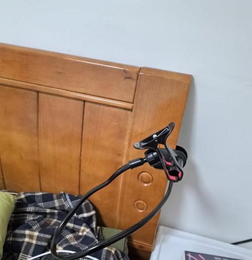 如何使用手机支架在房间内拍摄?