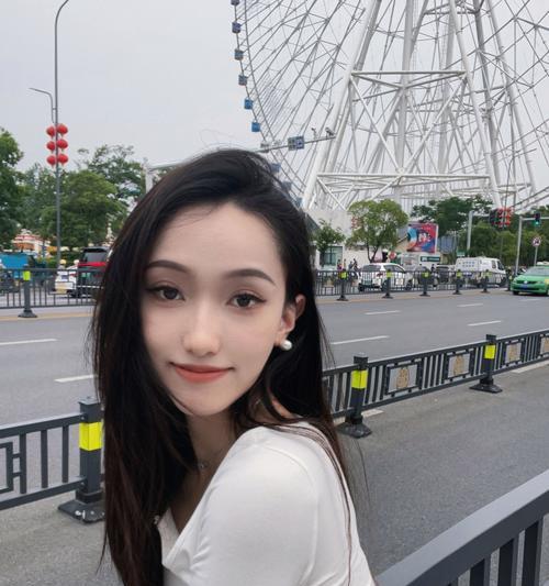素颜拍摄时如何保持自然美感?