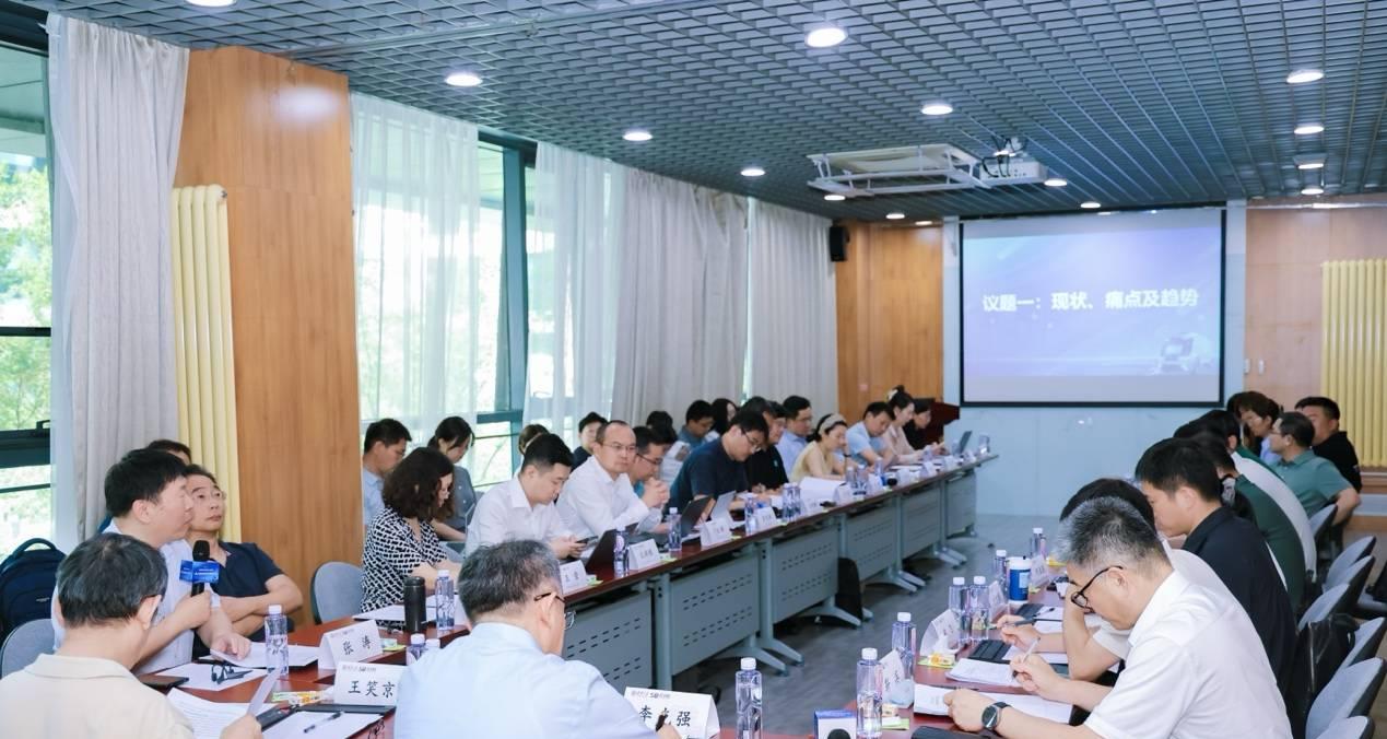 无人配送已至规模化破局临界点,政产学研精英共探发展新路径