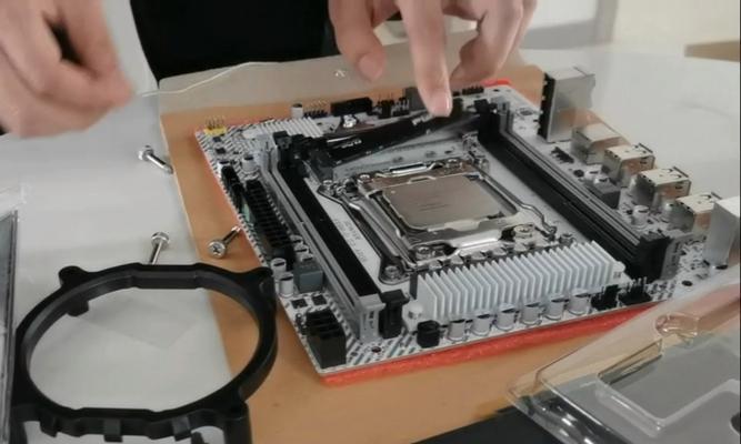 手把手教你如何组装台式电脑（详细过程图文并茂）